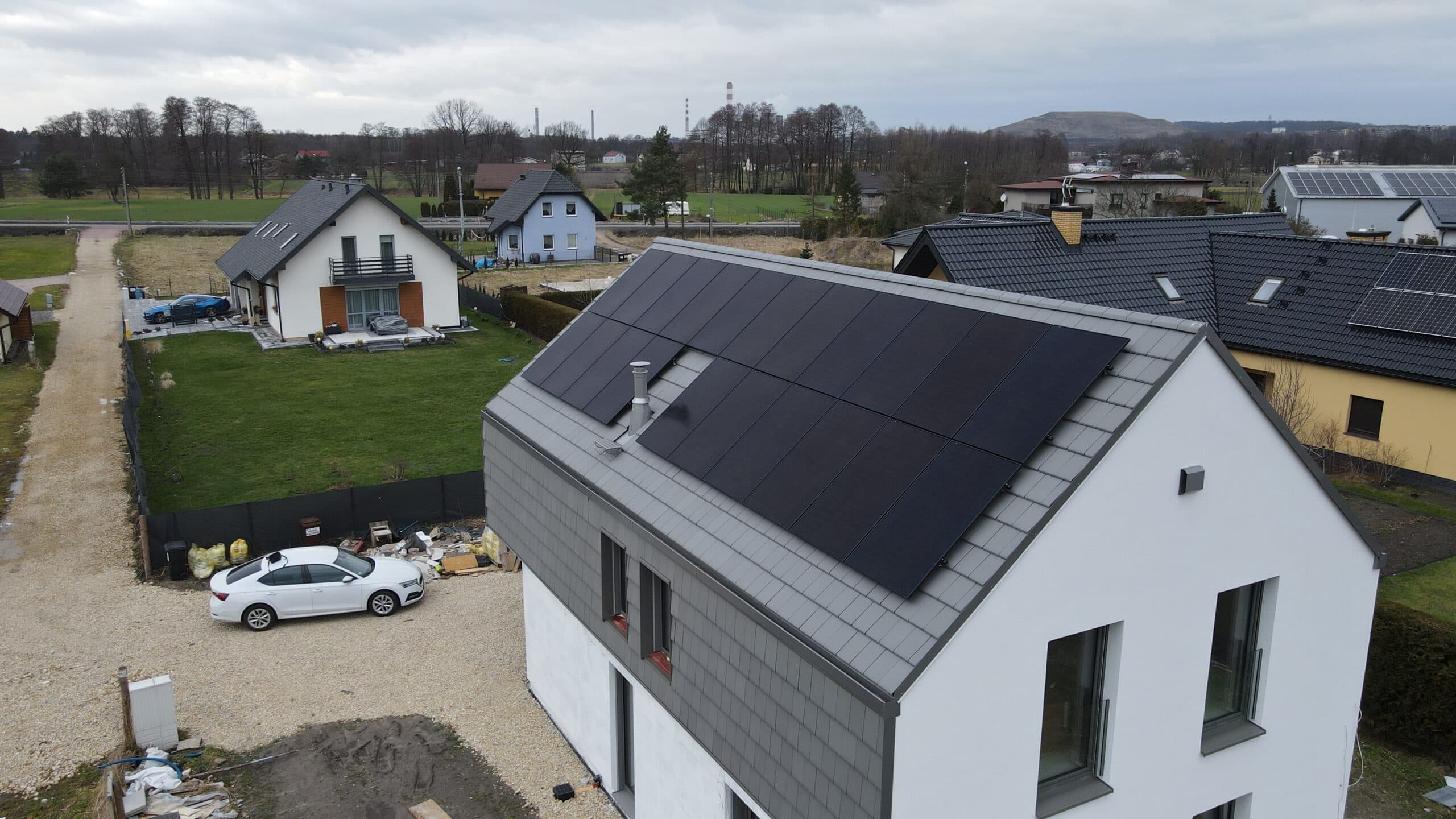 Instalacja fotowoltaiczna, zdjęcie z montażu Sundek Energia