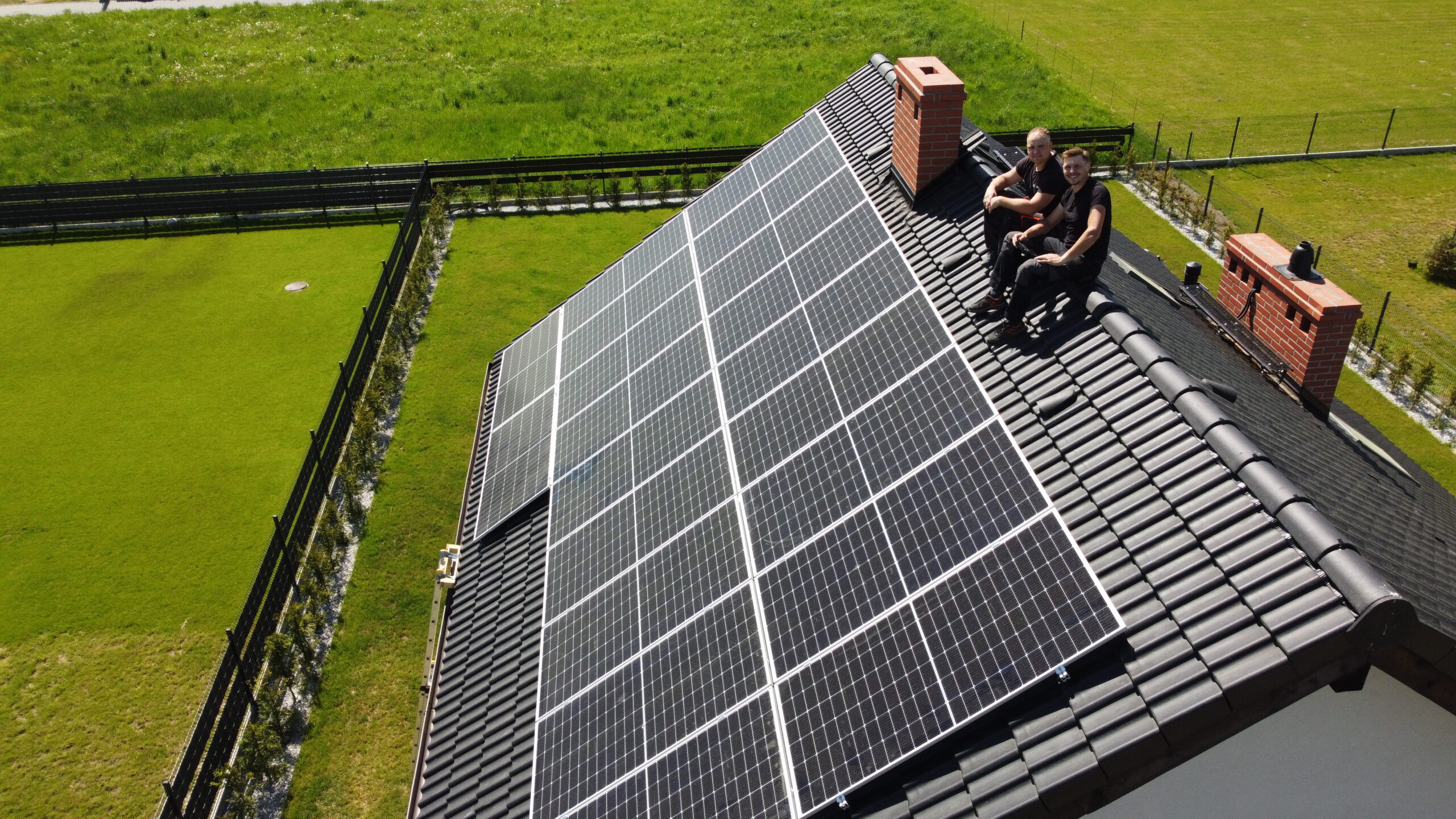 Gotowa instalacja fotowoltaiczna Tychy na dachu domu - Sundek Energia