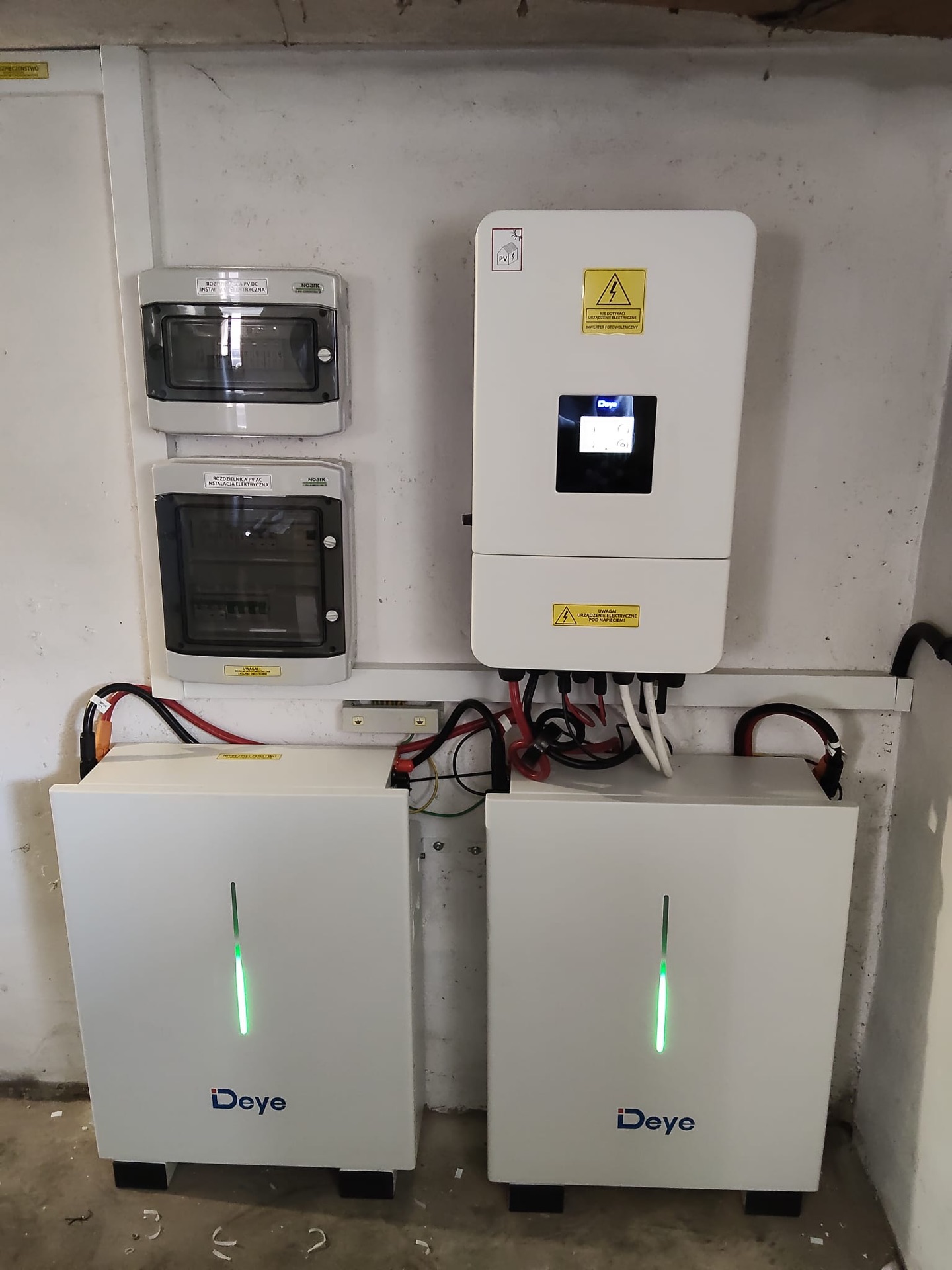 Dotacja na magazyn energii 2026 - magazyn energii Deye z falownikiem hybrydowym, instalacja Sundek Energia - Sundek Energia